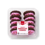 Valentine's Day Pink Frosted Chocolate Cookies - imagem 1